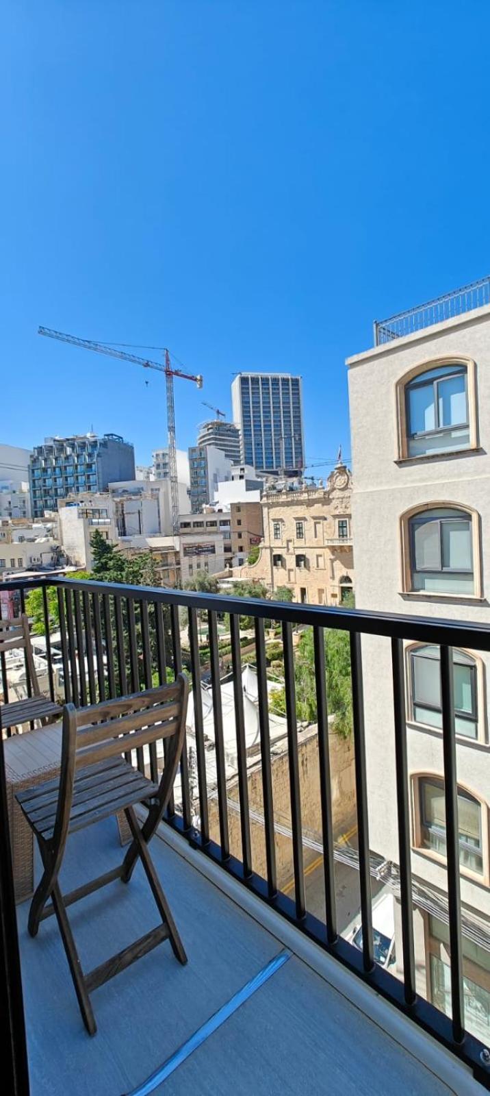Appartamento Luxury Garden View At Spinola Bay St Julians San Giuliano Esterno foto