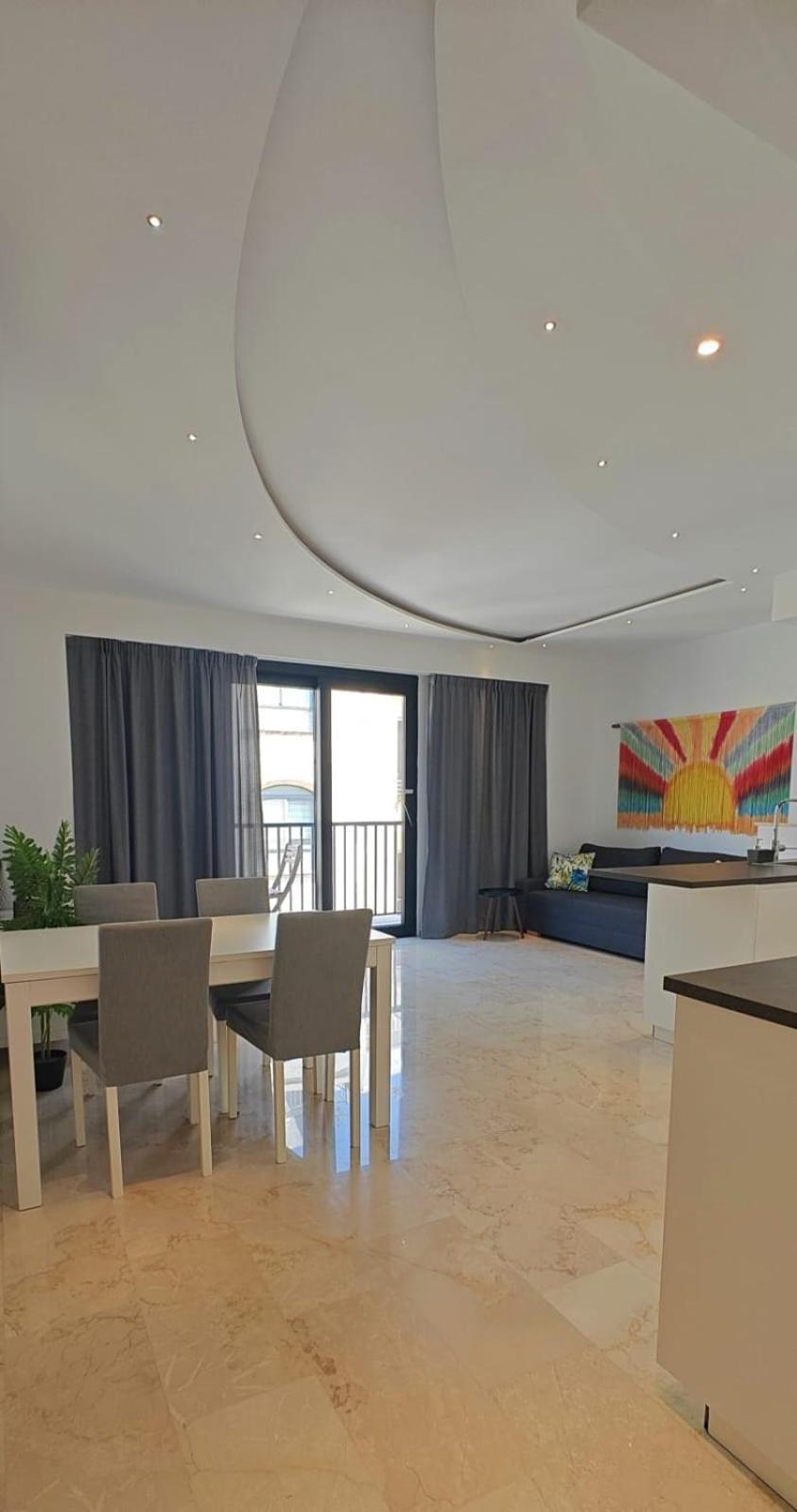 Appartamento Luxury Garden View At Spinola Bay St Julians San Giuliano Esterno foto